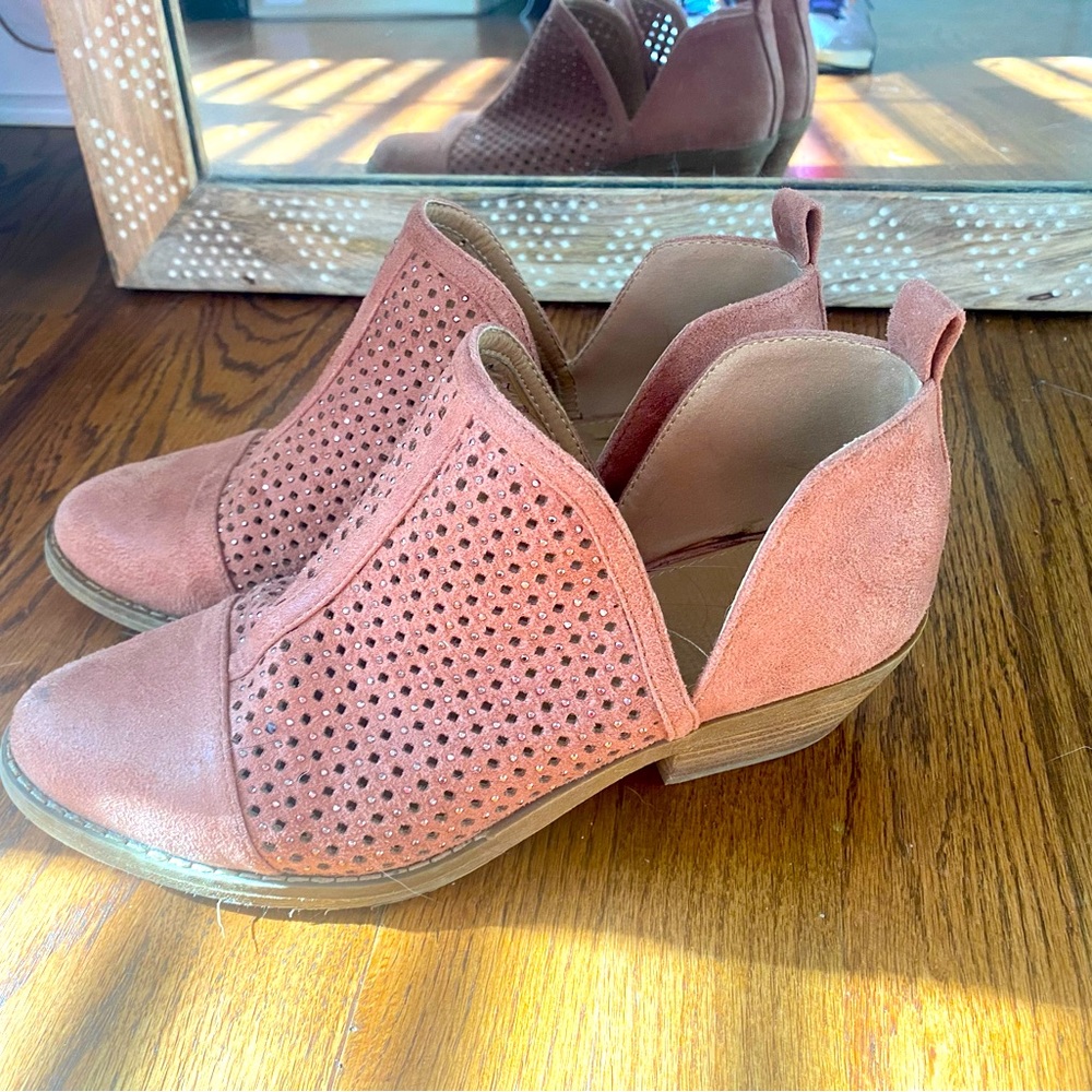 REPORT summer ankle booties with a touch of glam! ✨